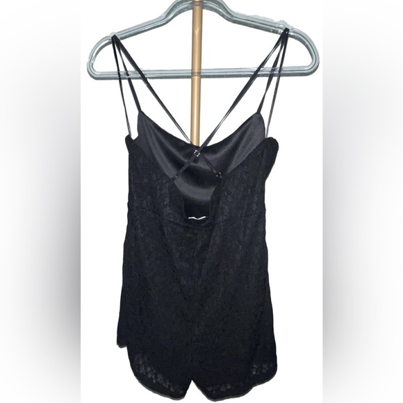 NWT Le Lis Black Lace Open Back Micro Romper / Bodysuit Romper Size Large - Picture 15 of 15